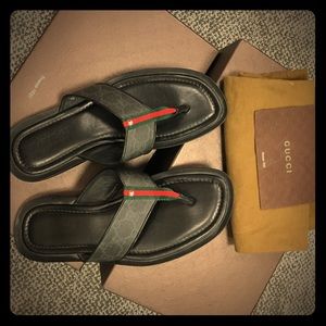 Gucci Multicolor Men's GG Supreme Canvas Flip Flop